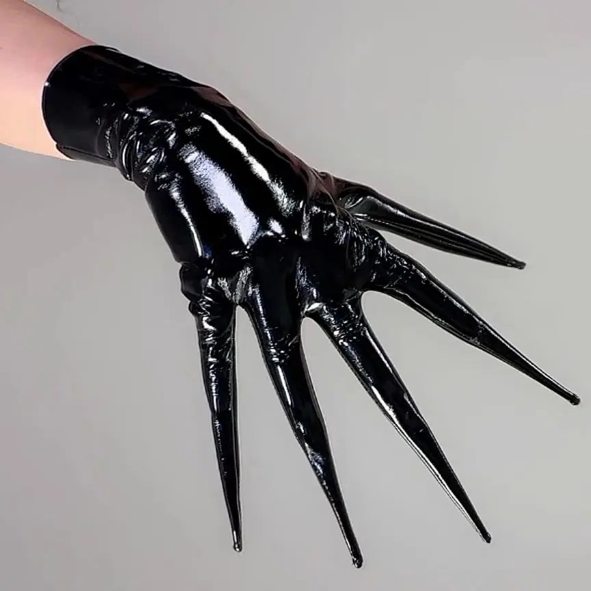 Glänzende schwarze Krallenhand – Patent Leather Shine Bewertung und Preis